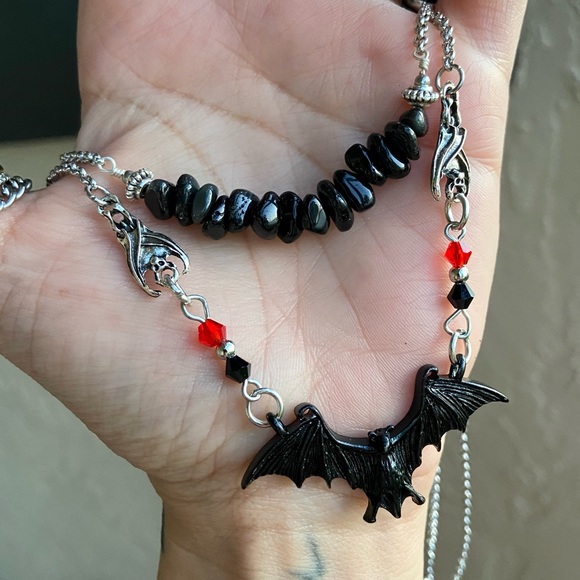 Bat choker necklace . Double layer onyx chips & bats charms . Handmade goth boho - Picture 14 of 16